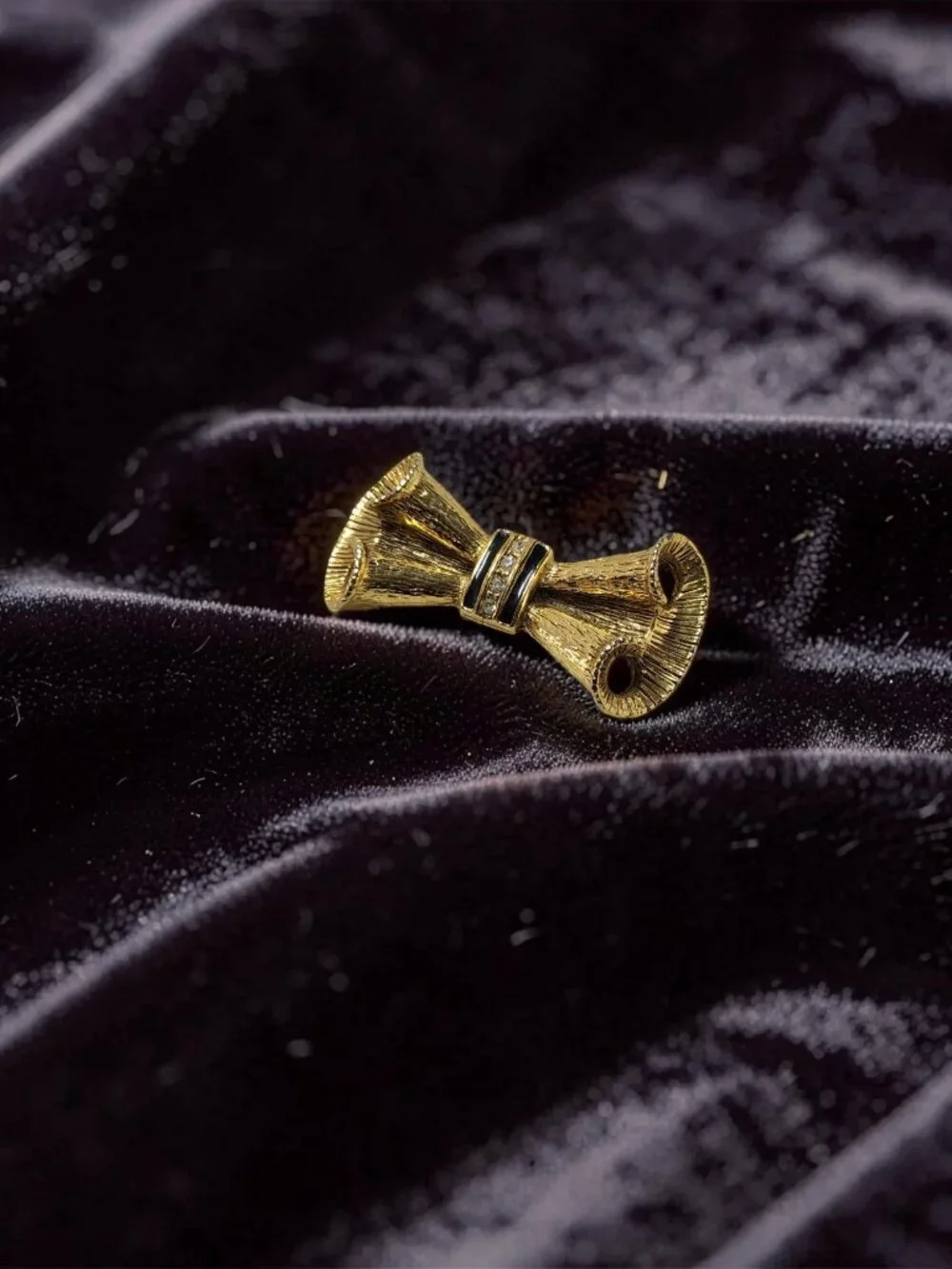 vintage gold tone & chrystals ribbon bow brooch.